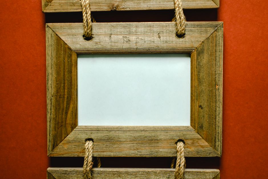 Upcycled Frame using one-color paint — home · DIY