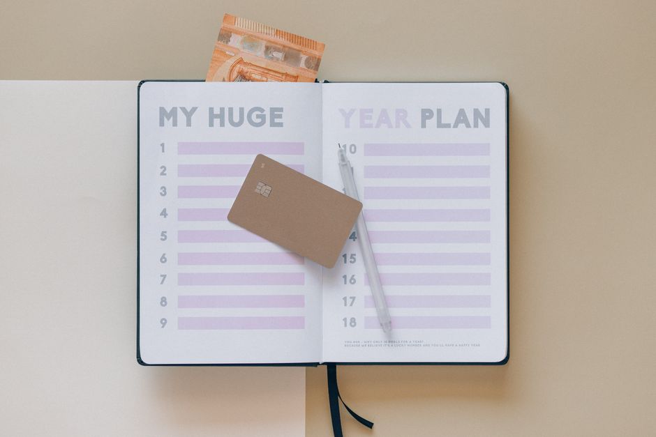 Year-In-Review Cards for a modern minimalist party — celebrations · New Year's