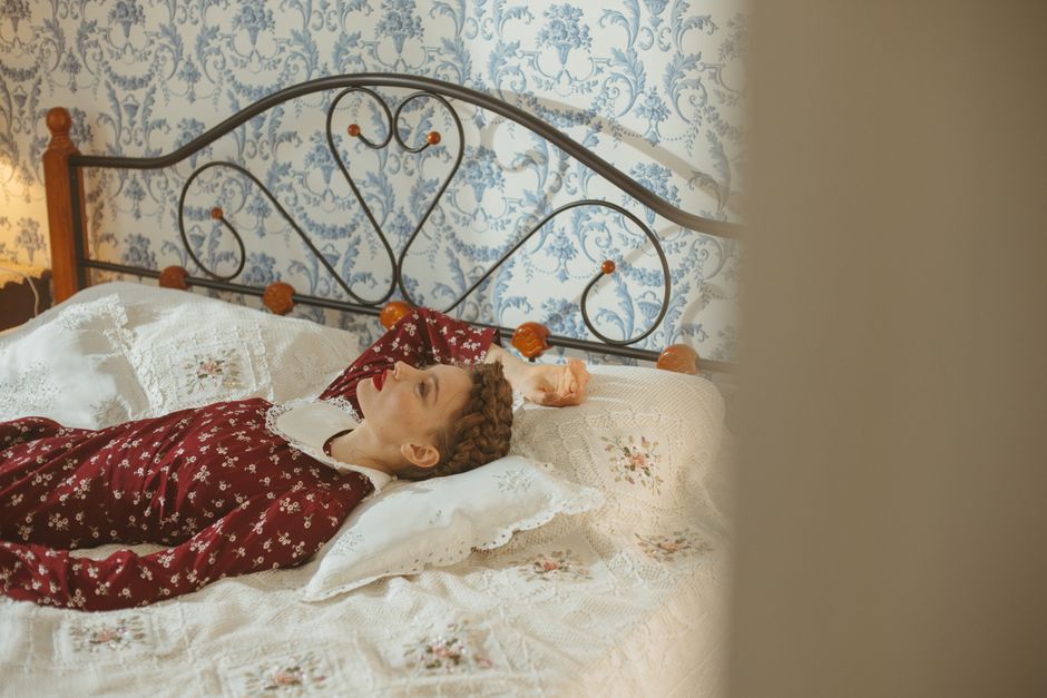 25 Cozy Period Drama ideas for a lively group night