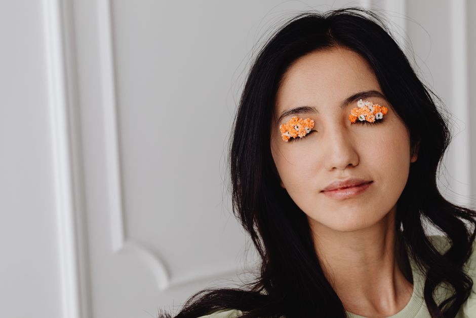 Monochrome Makeup when you want less scrolling — lifestyle · Beauty