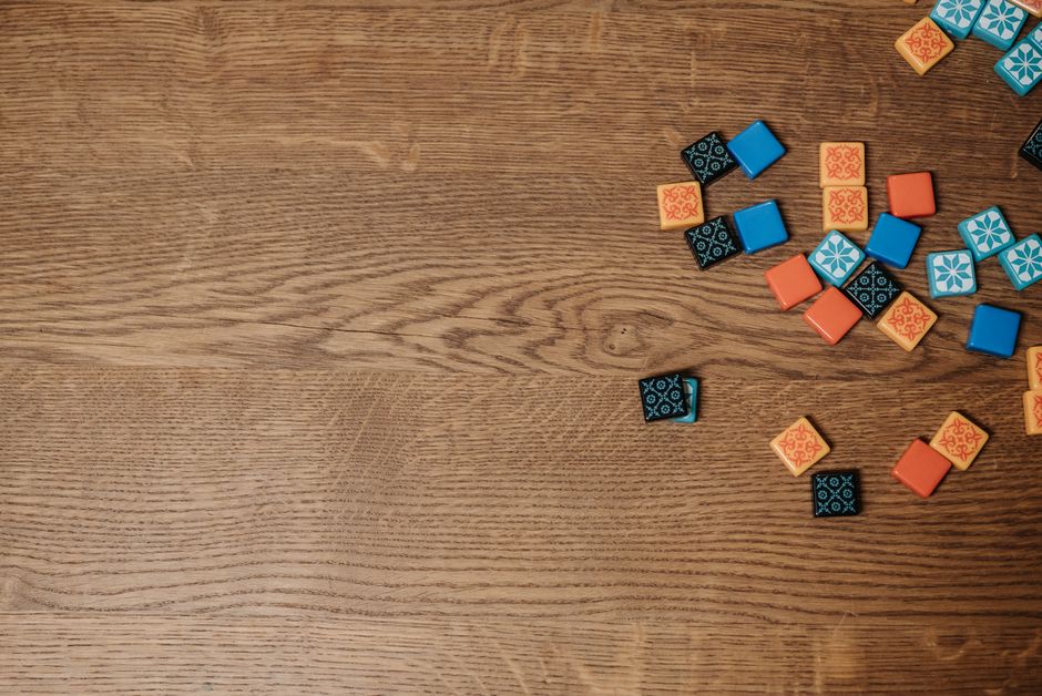 Patchwork: quilting with cut-throat timing