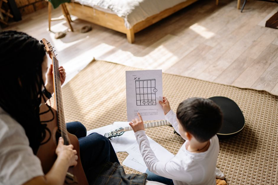 Beginner Guitar for a fresh weekly reset — lifestyle · Hobbies