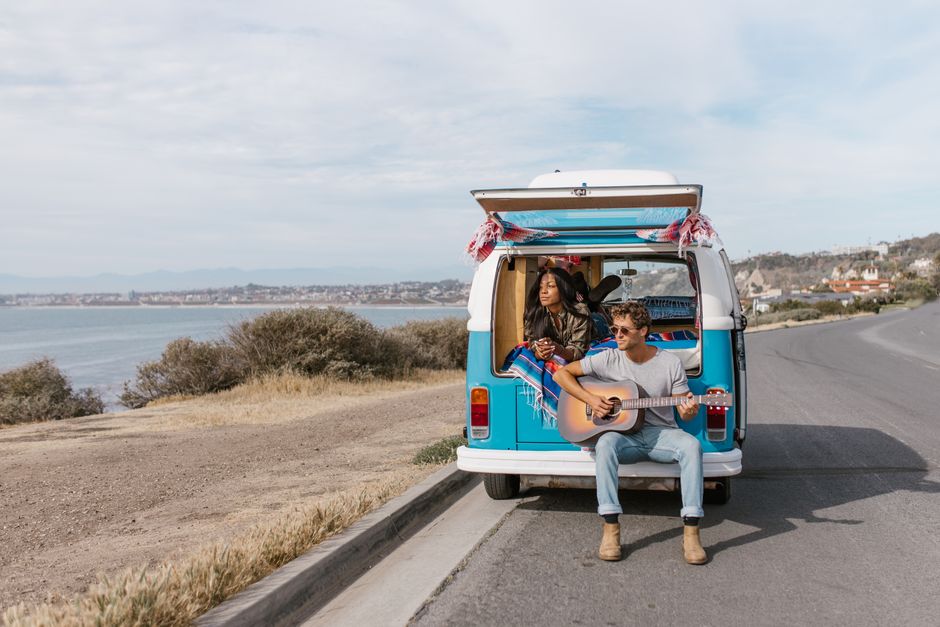 25 Road-Trip Singalong ideas for an easy date plan