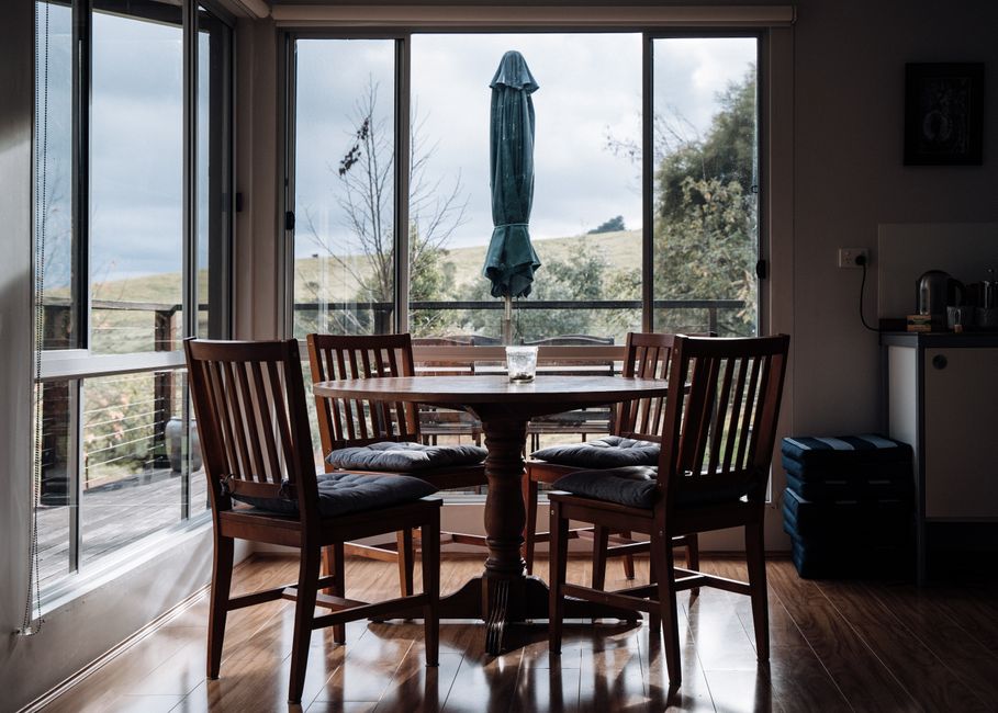 Breakfast Nook using renter-friendly details — home · Kitchens