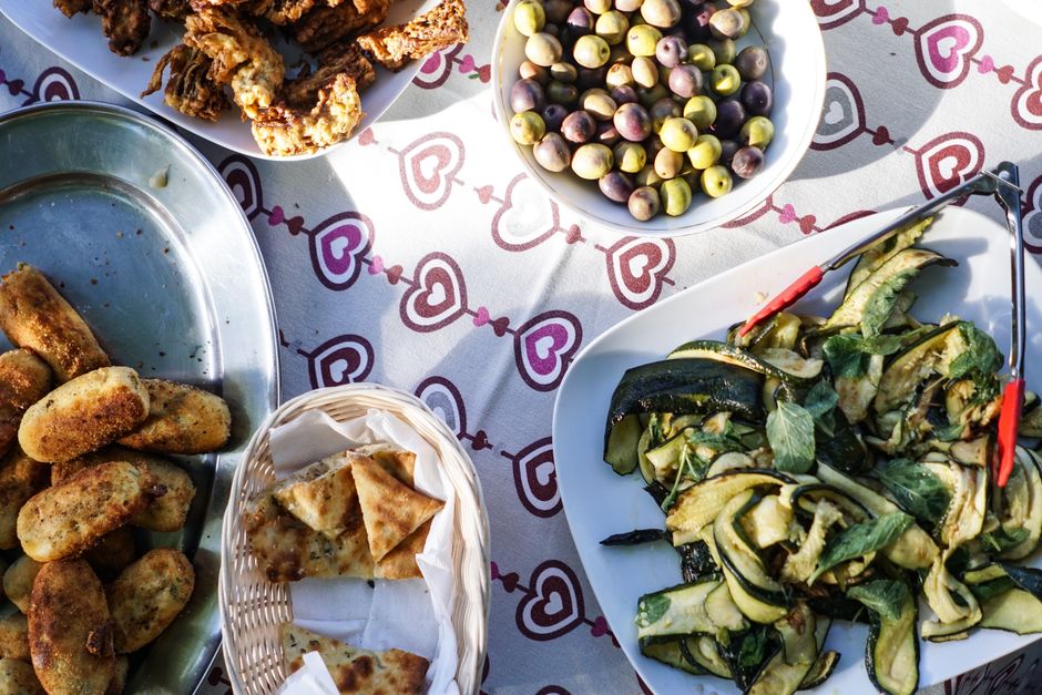Potluck Lunch before a meaningful conversation — lifestyle · Social Life