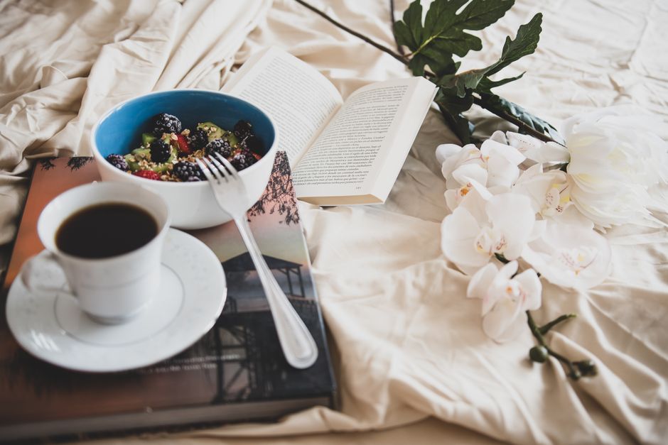 Simple Breakfast Ritual with a short breathing pause — wellness · Morning Routines