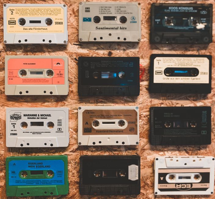 30 Shared Playlist ideas for a handmade home