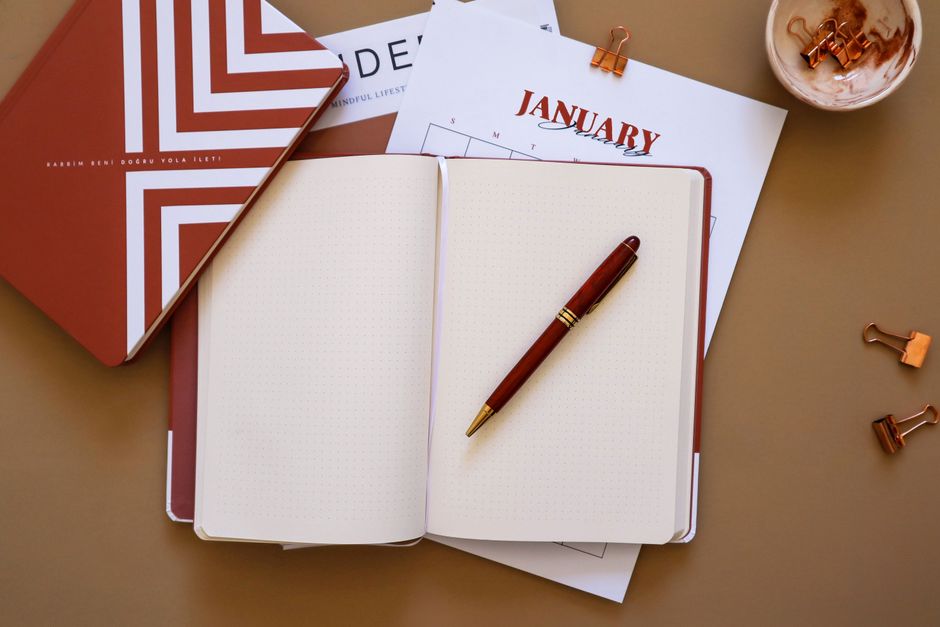 Monthly Photo Journal for a thoughtful gift — diy-creativity · Journaling
