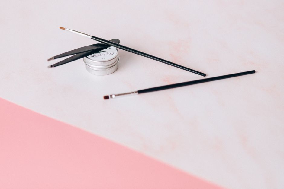 Simple Brow Shaping for a weekend reset — lifestyle · Beauty