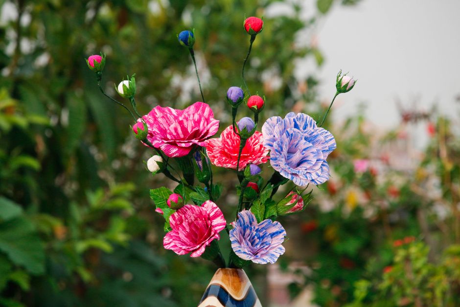 Layered Paper Flower using old photographs — diy-creativity · Paper Crafts
