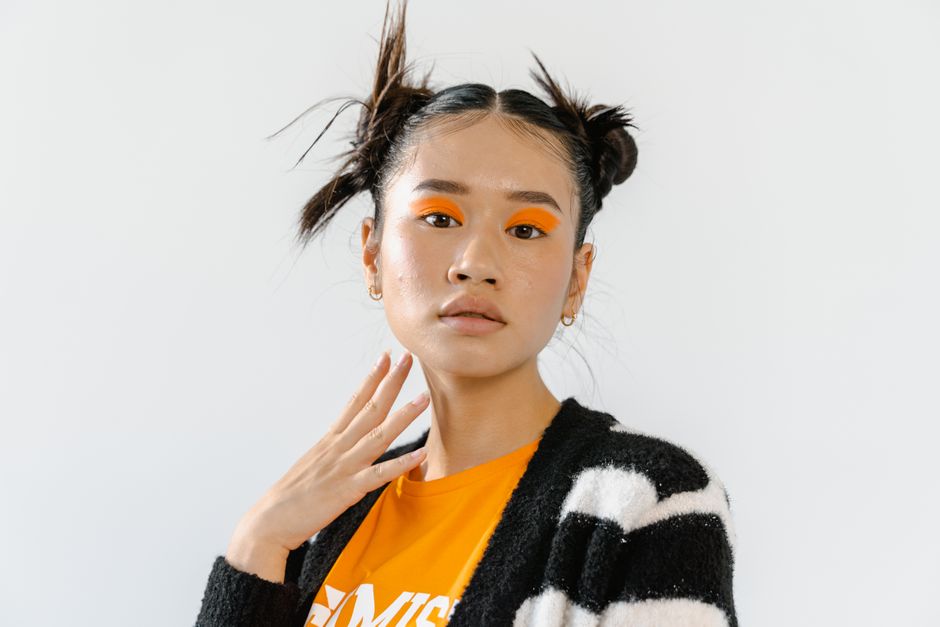 Monochrome Makeup for a memorable catch-up — lifestyle · Beauty