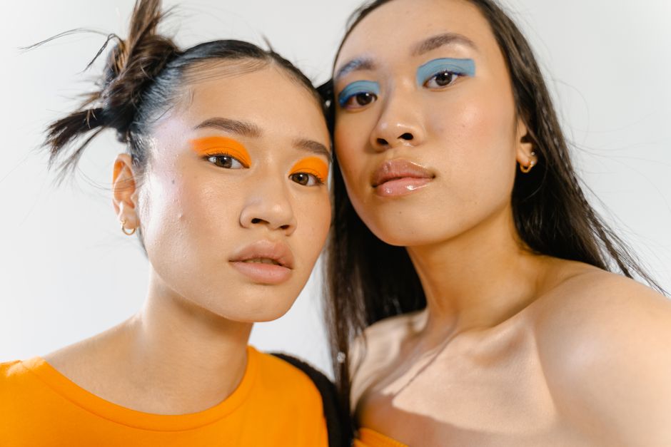 Monochrome Makeup with a little adventure — lifestyle · Beauty
