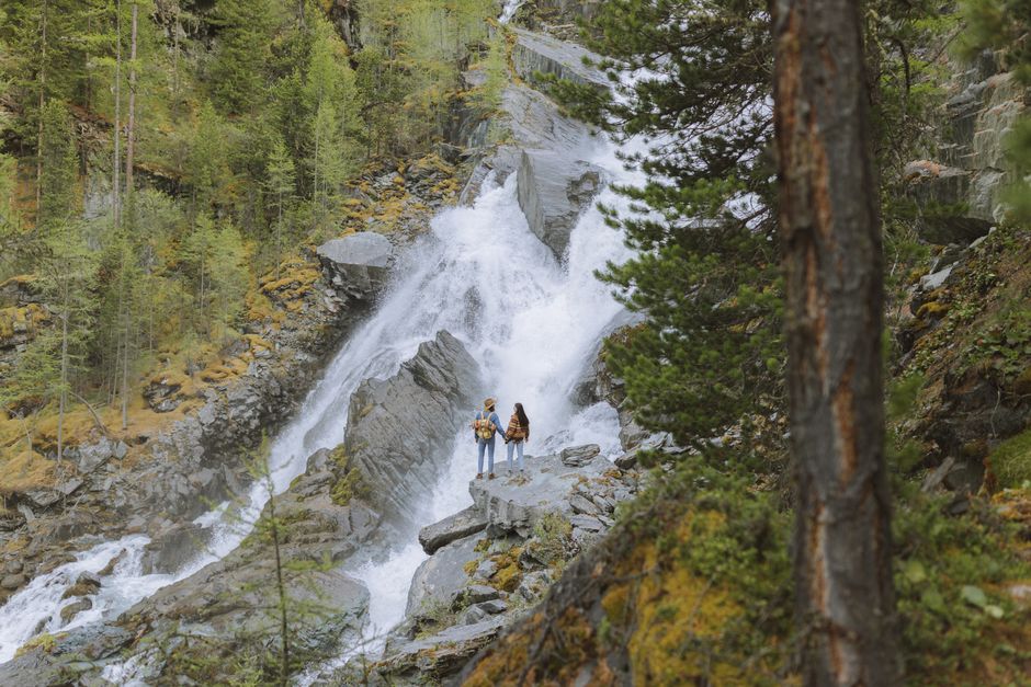 Easy Waterfall Trail with a sunset picnic — travel · Family Travel