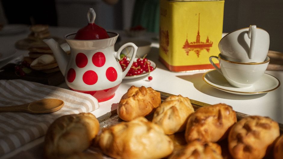 Breakfast Party around a conversation starter — entertainment · Party Ideas