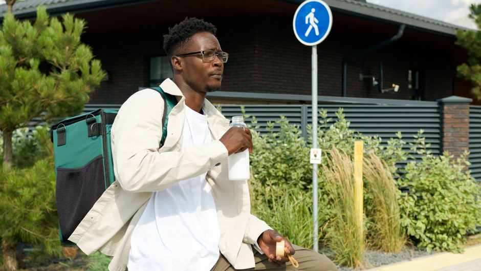 food-and-hydration walking & outdoor cues that make healthy habits easier for a low-impact session — wellness · Walking & Outdoor