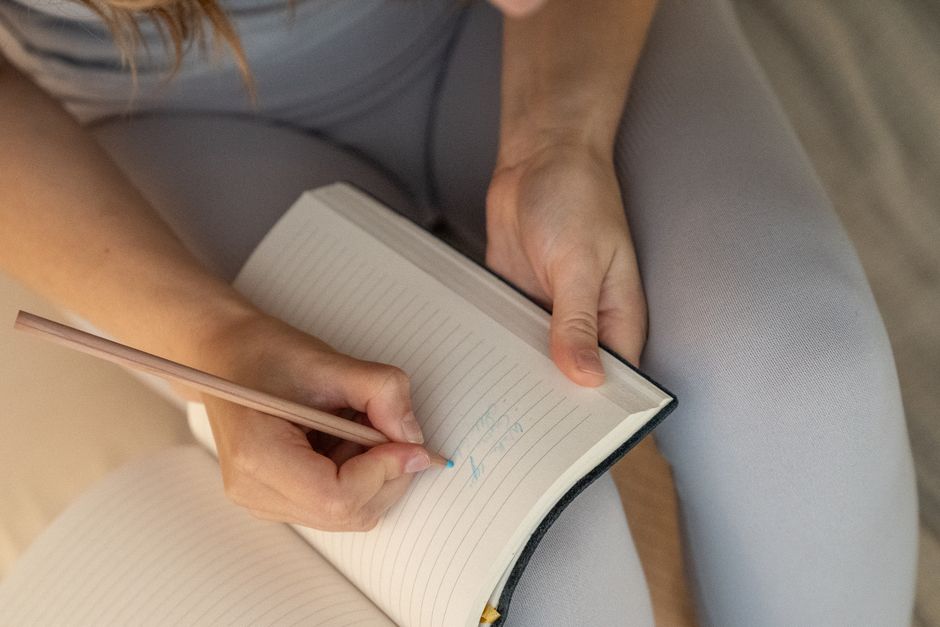 24 Sleep Journal ideas for practical AI help