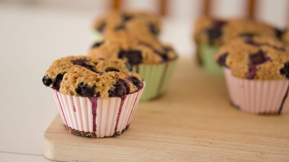 Banana Walnut Muffins — weekend breakfast brunch with herb cream cheese — food · Breakfast & Brunch