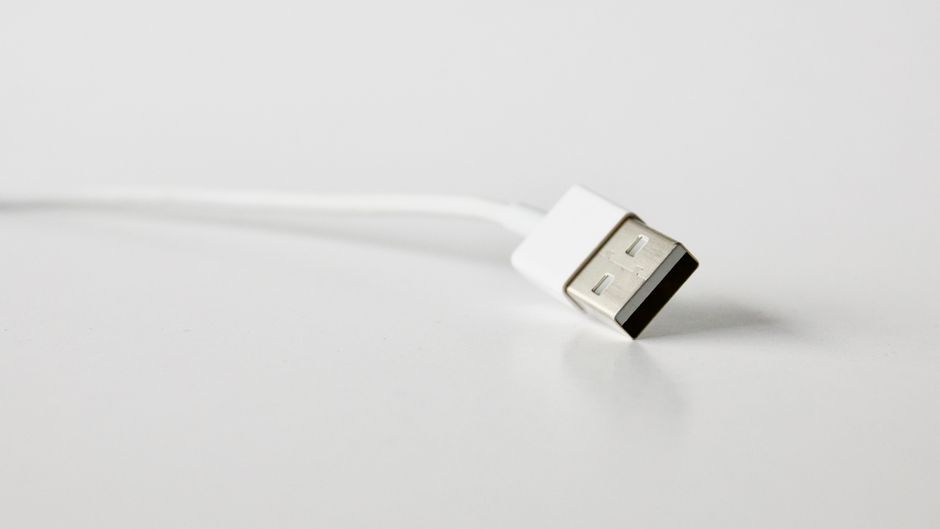 Portable Charger using a simple shortcut — smart-life · Gadgets