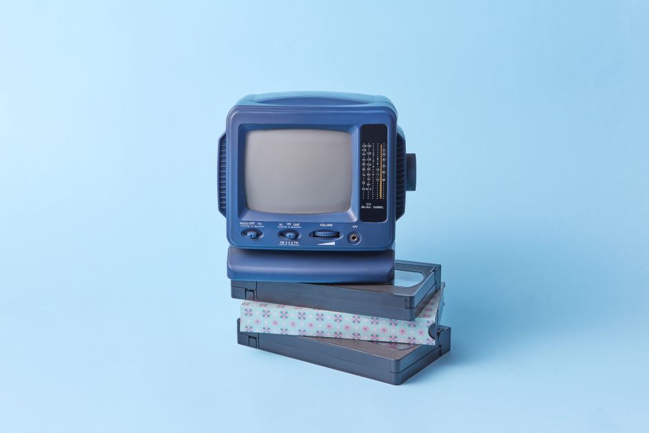 24 nostalgia-filled movies & tv ideas for a throwback night