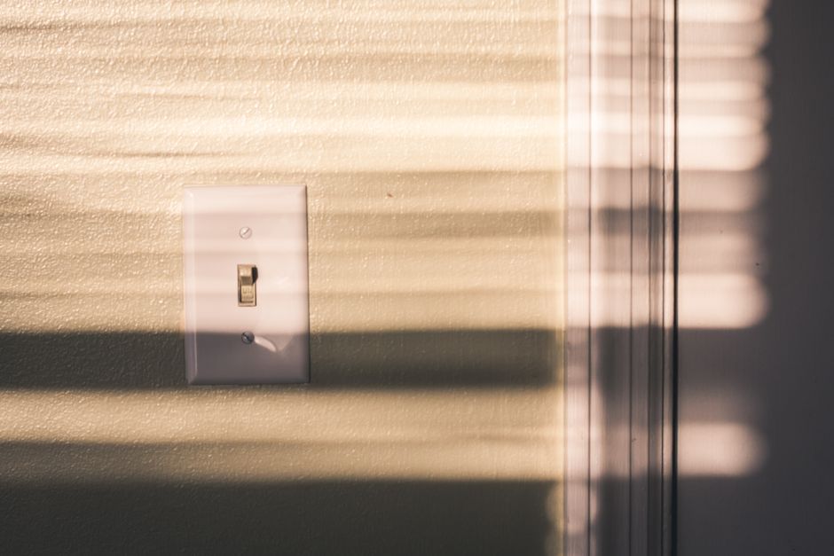 Evening Light Dimmer for a mindful meal — wellness · Sleep