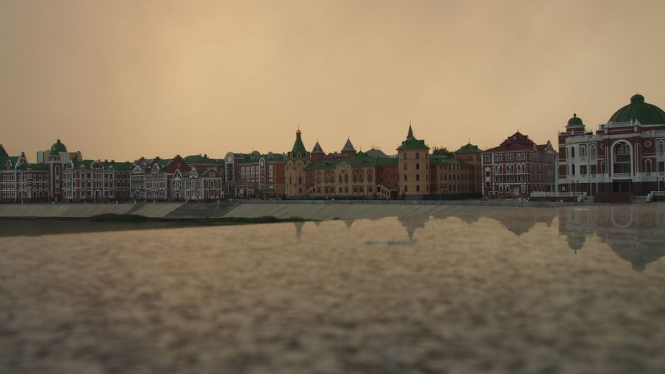 Riverfront Promenade with a small-town detour — travel · City Trips