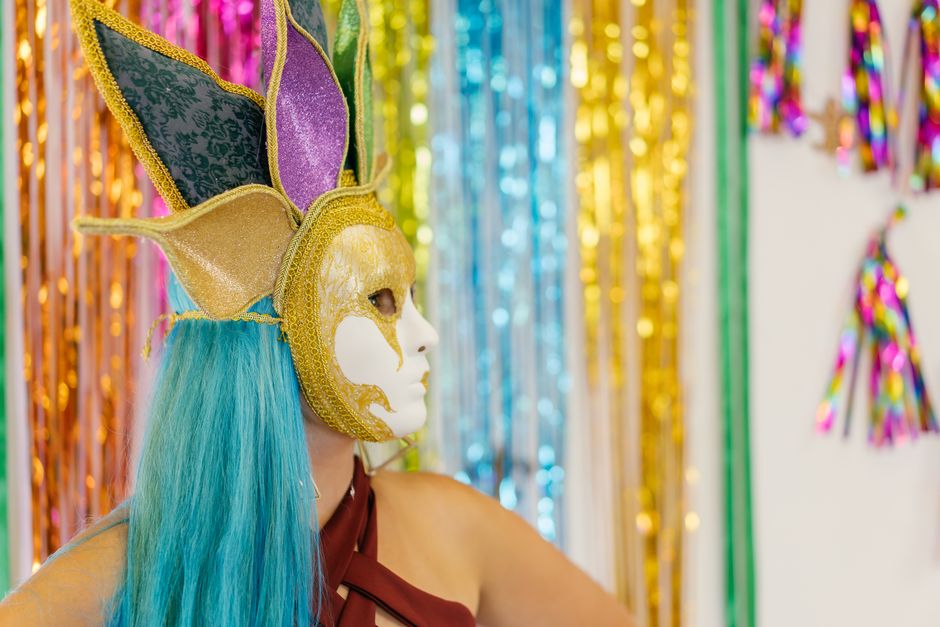 Costume Photo Corner with a cozy evening mood — celebrations · Halloween
