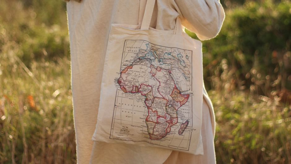 Painted Tote using pressed botanicals — diy-creativity · Creative Projects