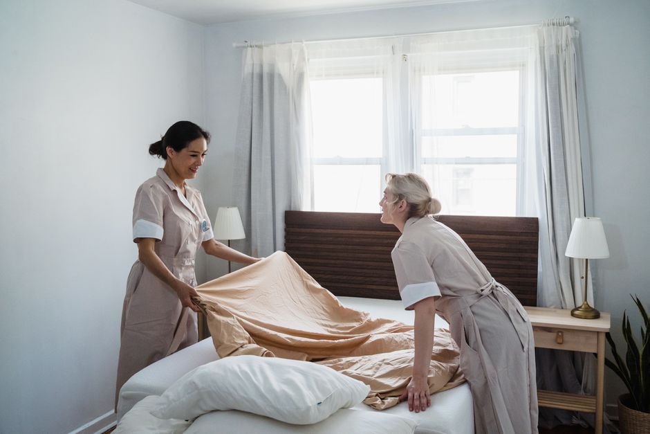 Bed-Making Loop with a simple journaling cue — wellness · Morning Routines
