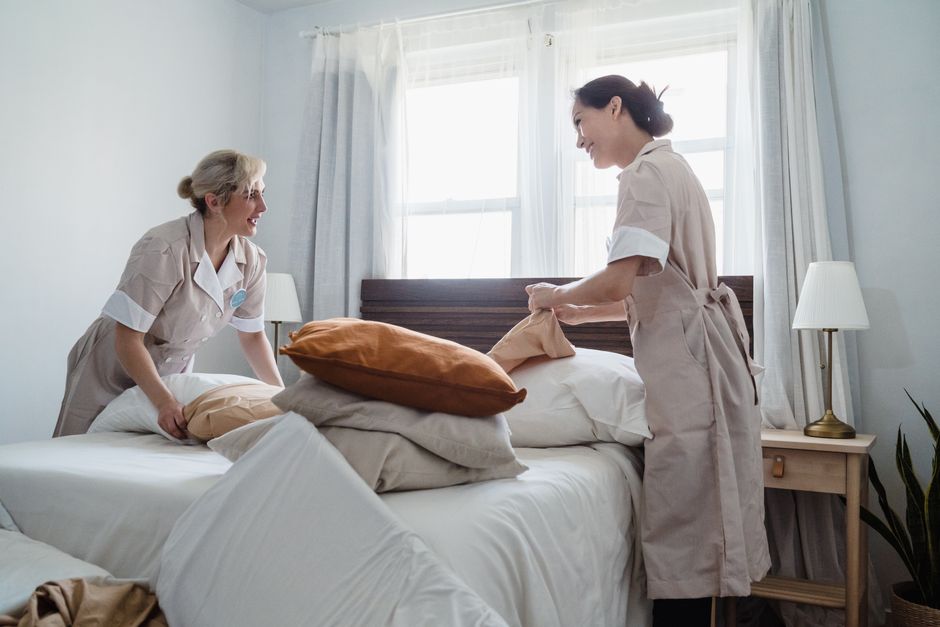 Bed-Making Loop with gentle movement — wellness · Morning Routines