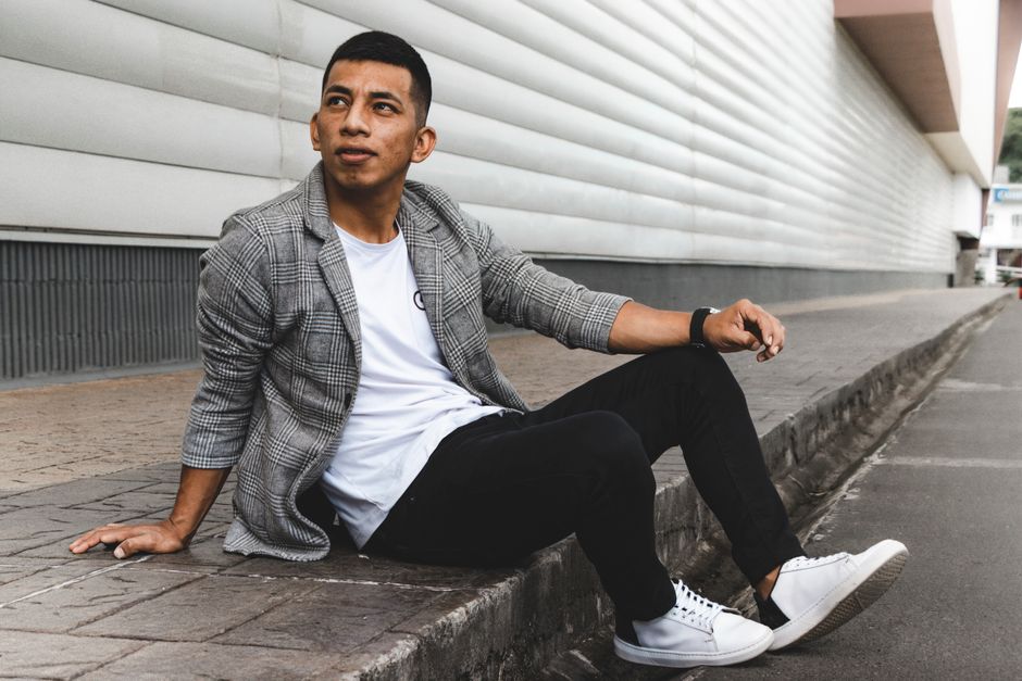 White Sneaker Outfit for a low-pressure meetup — lifestyle · Fashion