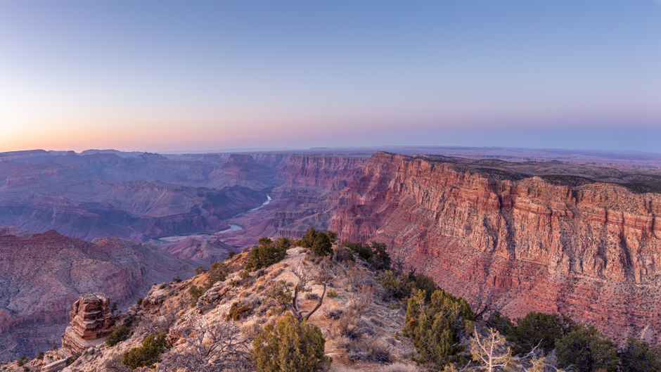 Desert Viewpoint around a local breakfast stop — travel · Road Trips