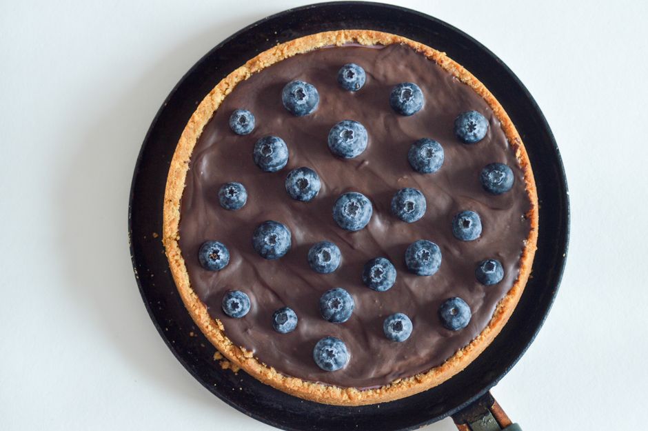 Blueberry Crisp with chocolate curls — food · Desserts
