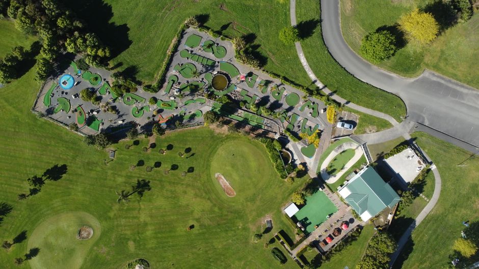 Mini Golf Outing when you need a social reset — lifestyle · Dating